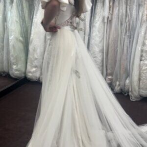 Brand New Gorgeous Les Accessoires Barcelona $500 90" Overskirt One Size So Full